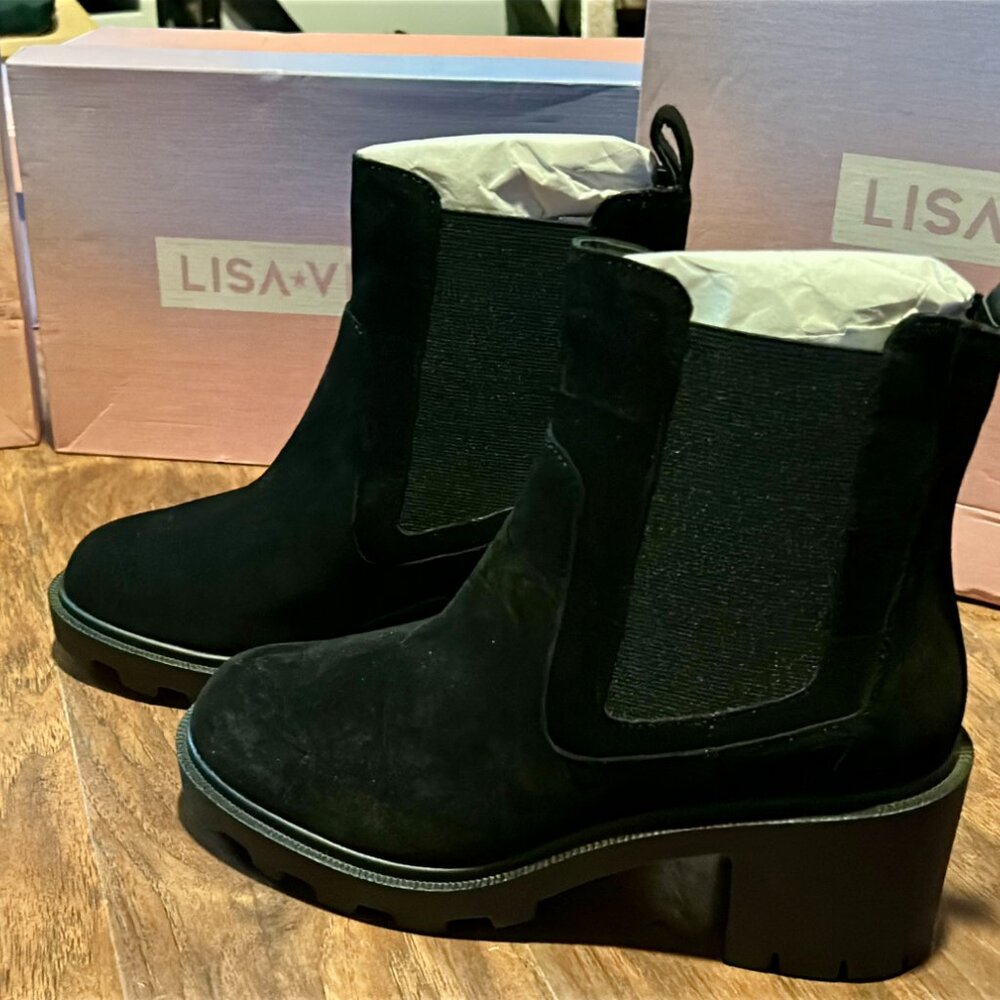 Lisa Vicky "Jolt" Suede Women's Boots size 7 - NWT